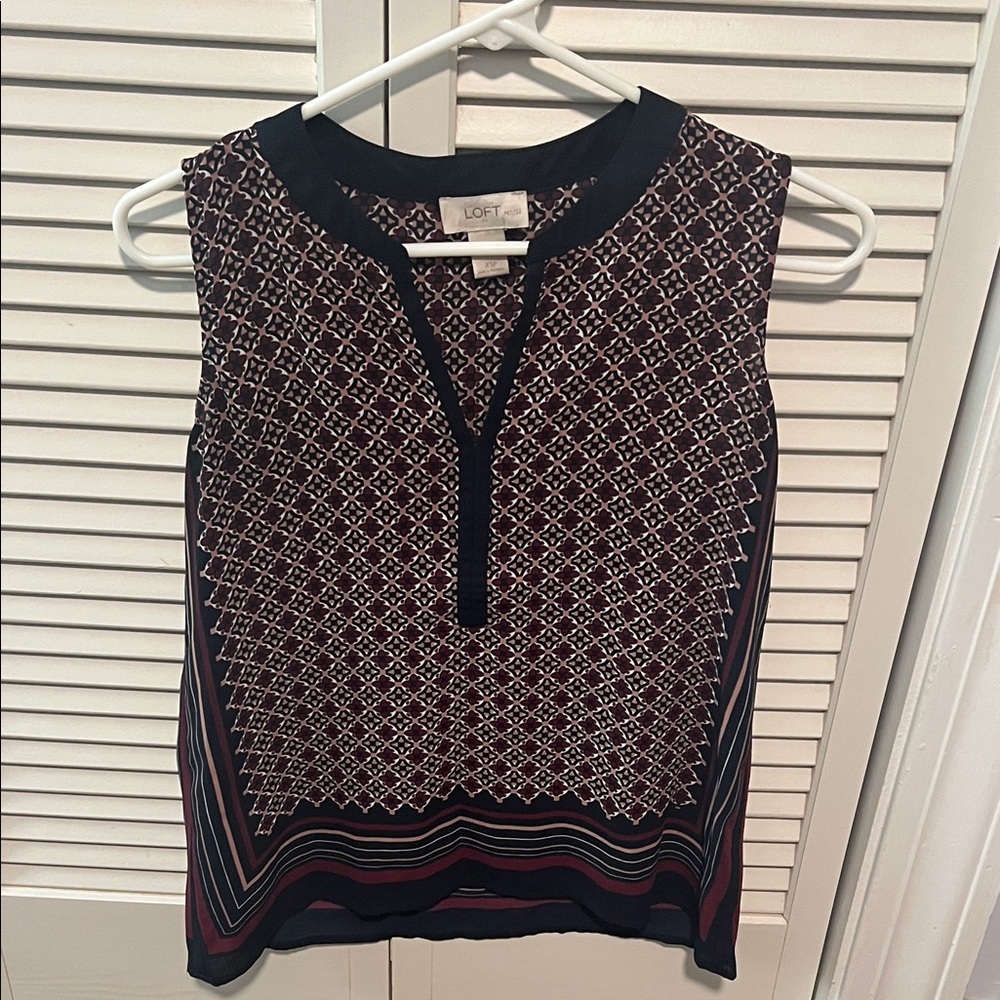 LOFT Blue and White Patterned Sleeveless Blouse